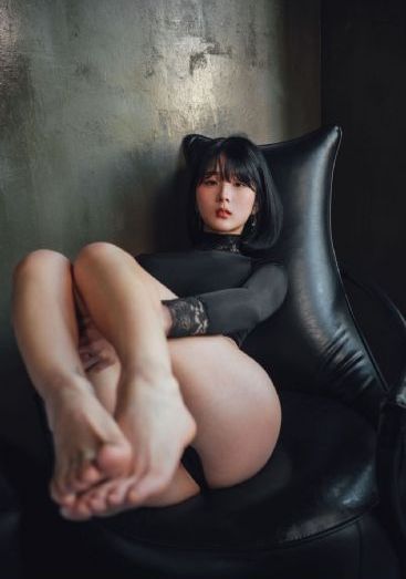 激情吻床脱内衣-无删减免费观看高清版