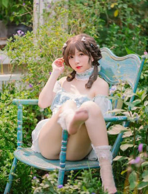 女教师在电车被痴汉侵犯-午夜伦不卡嘟嘟动漫网